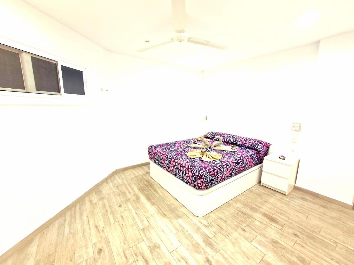 Luxury San Marino Apartment & Pool View Los Cristianos  Esterno foto